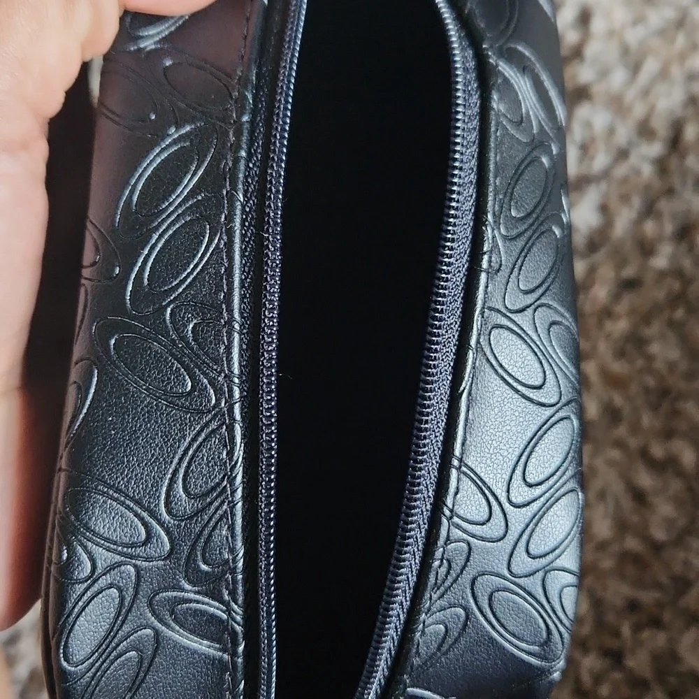 Oakley Sunglasses Case Only Black All Over Logo Zipper Soft Shell Leather Pouch